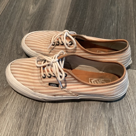 Vans striped sneakers size 8.5 - Picture 3 of 7